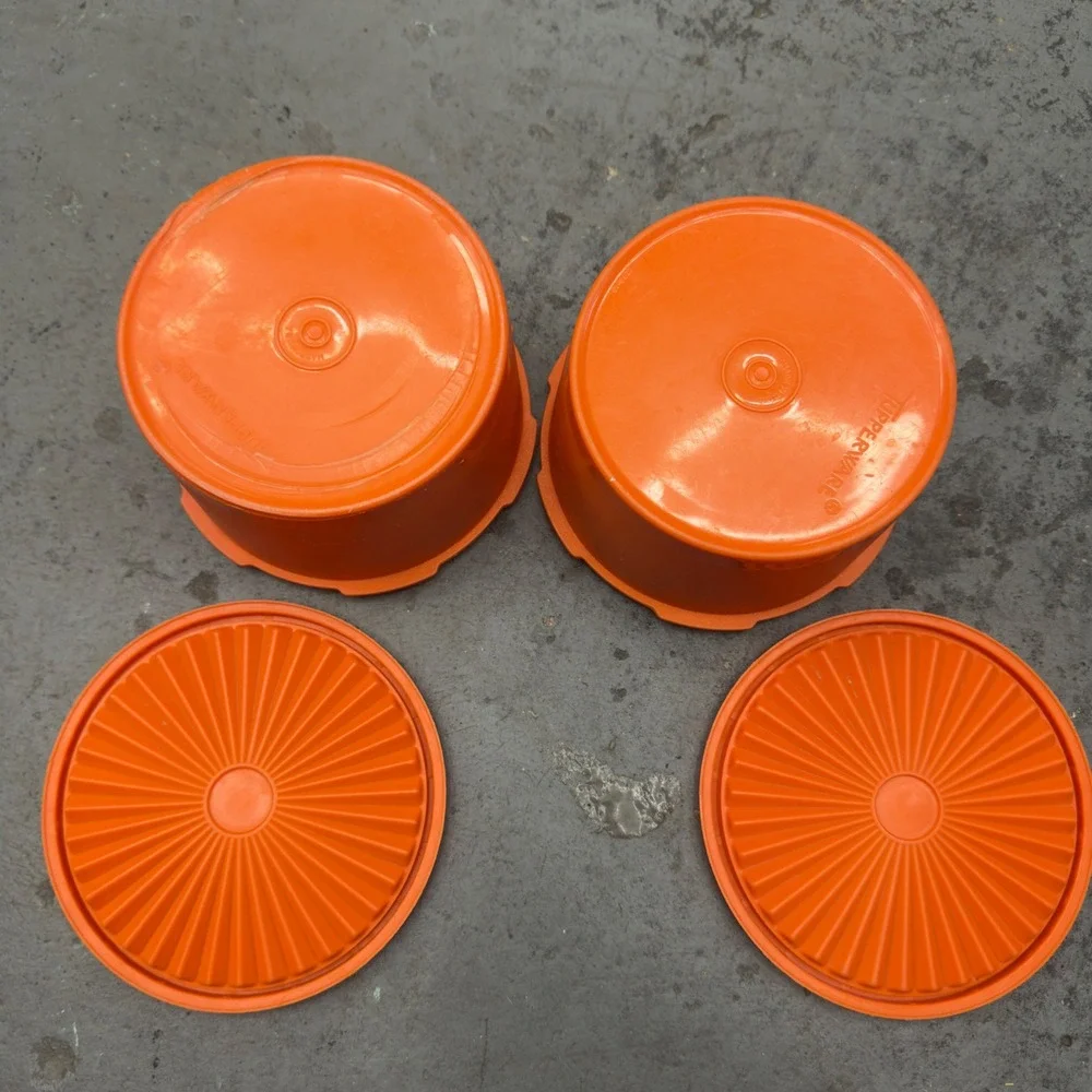 Tupperware vintage servalier